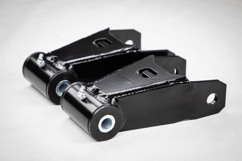 Cognito 1" Drop Shackle for GM 2500/3500 Trucks Quarter-Inch Steel Polyuretha... - Image 2