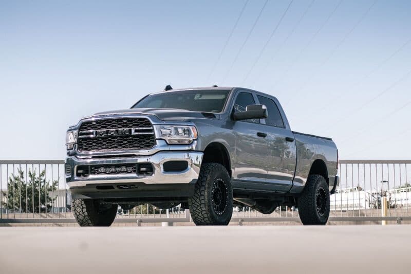 Cognito Leveling Kit for RAM 2500 4WD 3-Inch Lift with Fox Shocks & HD Track Bar - Image 2