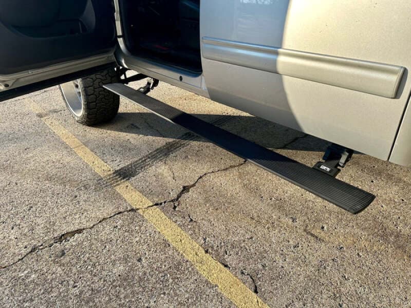 Body Armor 4x4 E-Power Side Steps for Full Cab Trucks 6" Wide Dual-Motor LED - Image 4