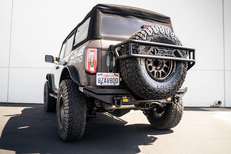 DV8 Offroad Elite Series D-Ring Shackles 8 Ton 1 1/16-Inch Forged Pair - Image 4