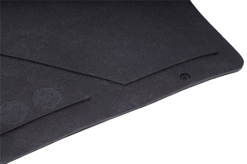 Dee Zee Tailgate Mat Universal Fit 3/8in Thick Abrasion-Resistant Rubber - Image 3