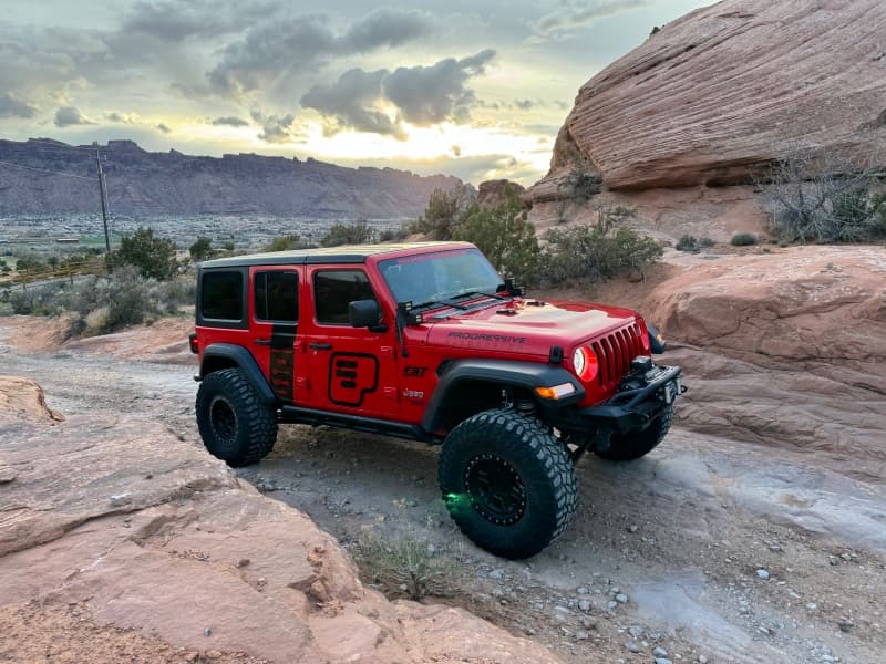 Progressive STR 47 Series 2.0 Remote Reservoir Shocks for Jeep with FST Techn... - Image 5