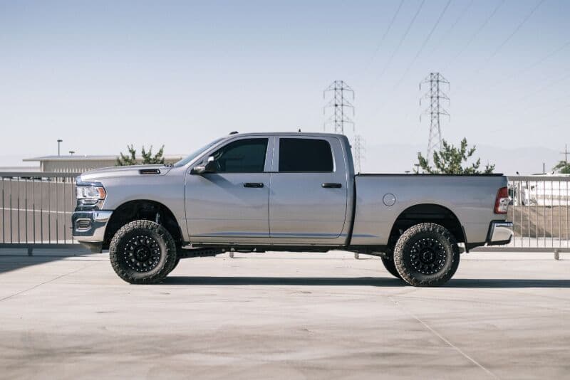 Cognito Leveling Kit for RAM 2500 4WD 3-Inch Lift with Fox Shocks & HD Track Bar - Image 4