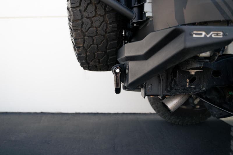 DV8 Offroad Elite Series D-Ring Shackles 8 Ton 1 1/16-Inch Forged Pair - Image 3