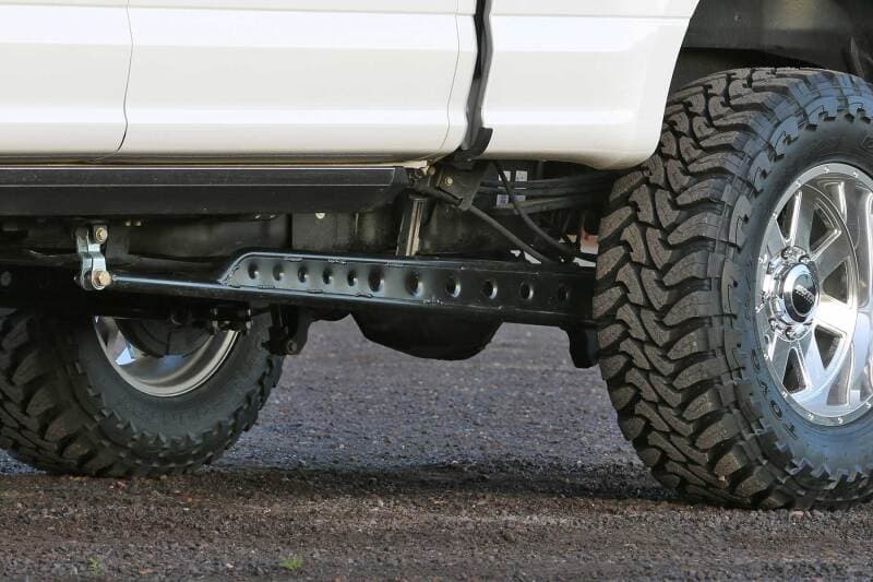 Fabtech Floating Rear Traction Bar System for 2023+ Ford F250/F350 4WD Super ... - Image 2