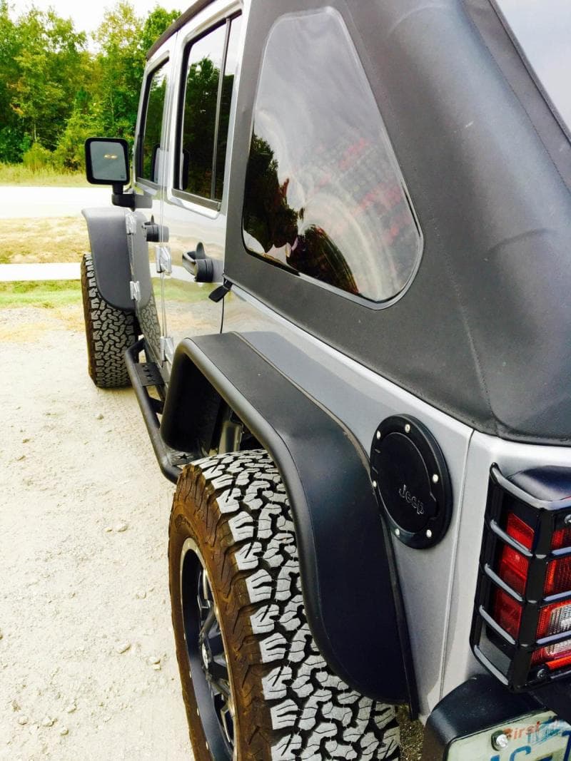 DV8 Offroad Flat Fenders for Jeep JK with Internal Bracing and Turn Signal Br... - Image 3