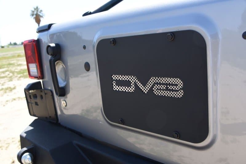DV8 Offroad Tail Gate Plate for Jeep JK 3/16" Steel CNC Laser Cut Black - Image 4