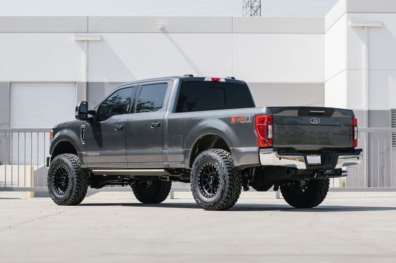 Cognito Lift Kit for F-250/F-350 4WD 3-Inch Dual Rate Coil Springs & Fox Shocks - Image 2