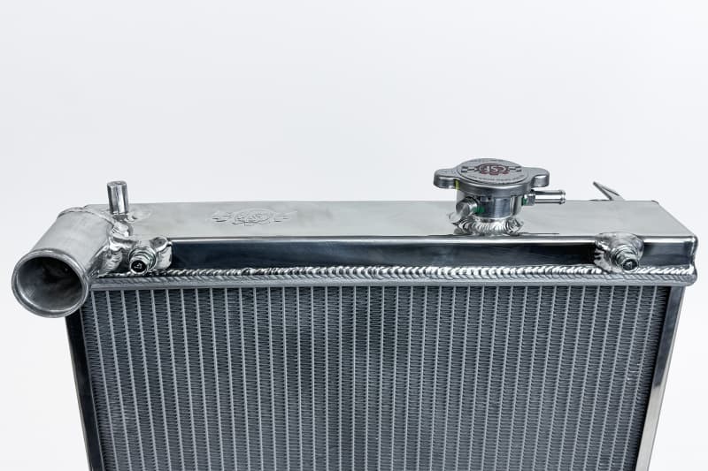 CSF Aluminum Radiator for Mitsubishi Lancer EVO 7/8/9 1/2 Size Polished - Image 2