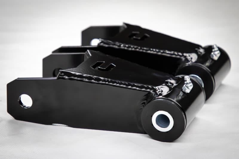 Cognito 1" Drop Shackle for GM 2500/3500 Trucks Quarter-Inch Steel Polyuretha... - Image 3