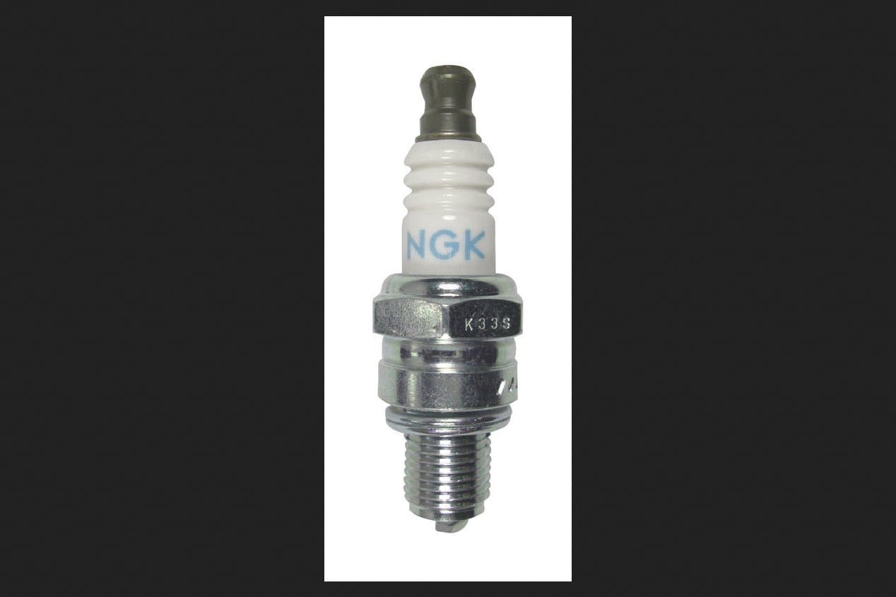NGK CMR6H BLYB Standard Nickel Plug