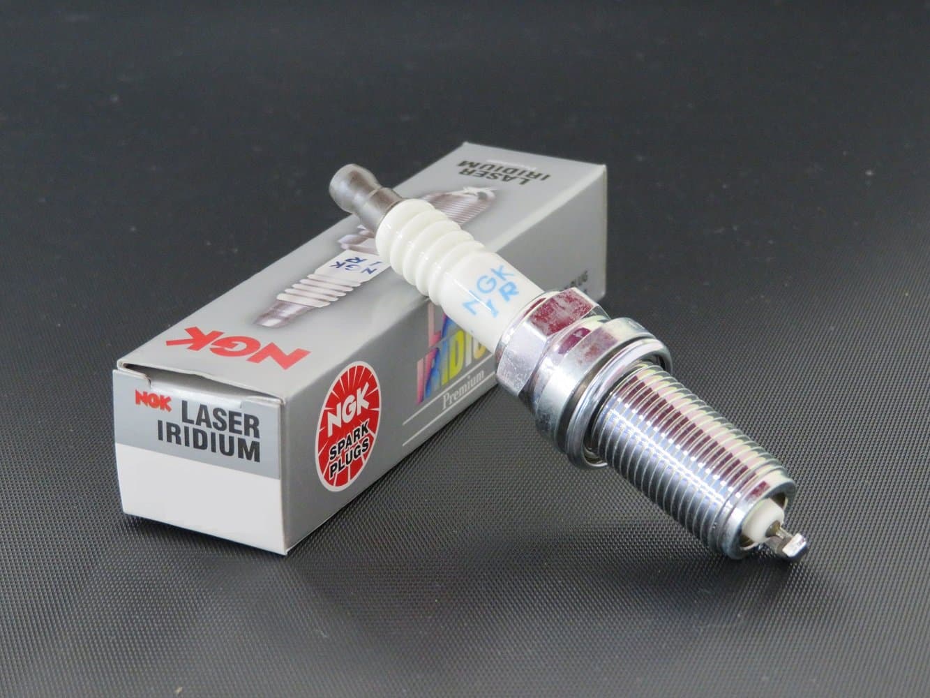 NGK SILFR6B-8 Laser Iridium Plug - Image 2